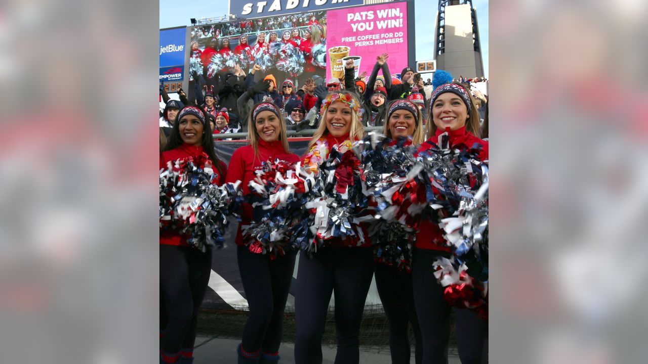 New England Patriots Cheerleaders in Ugg – Footwear News