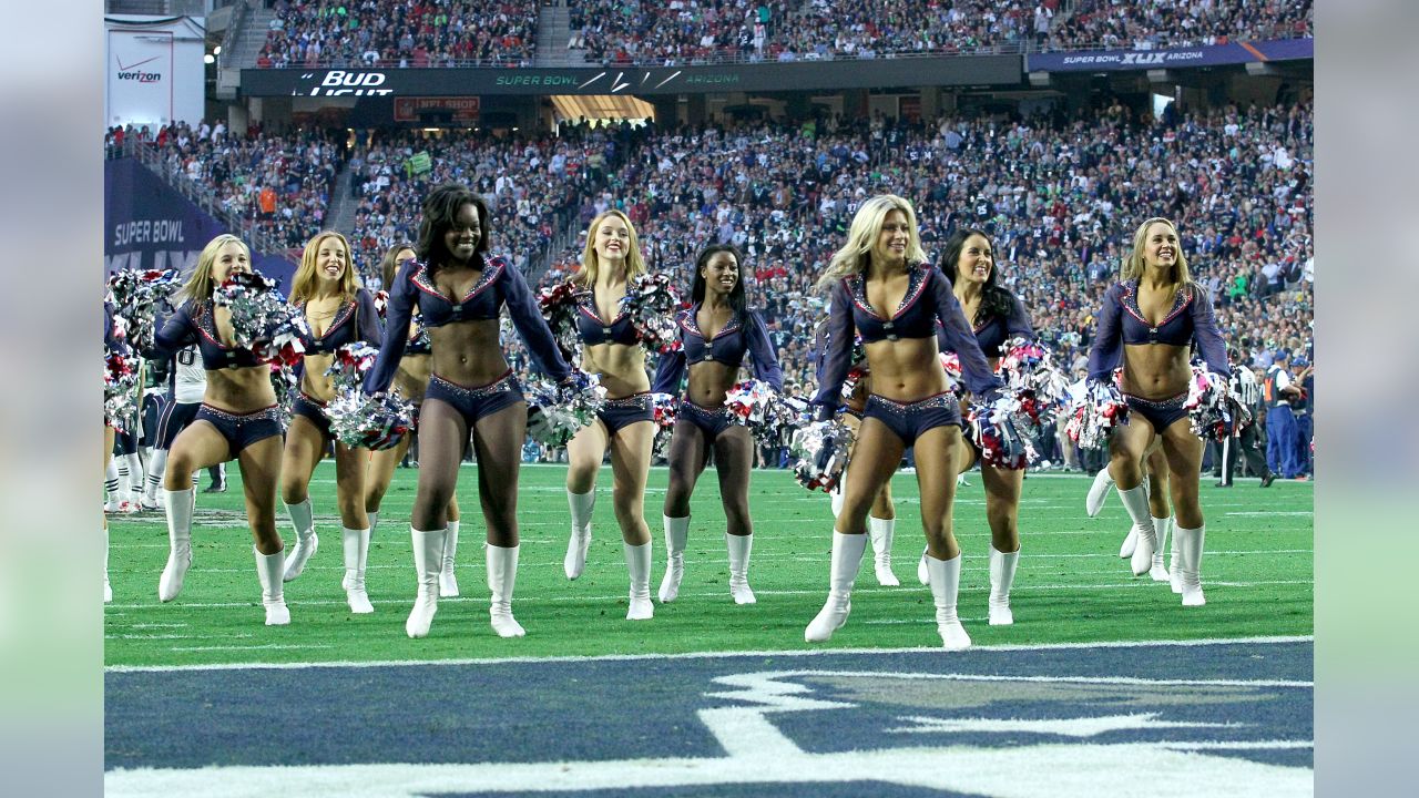 New England Patriots Cheerleaders Poster (FC105-Top T0315)