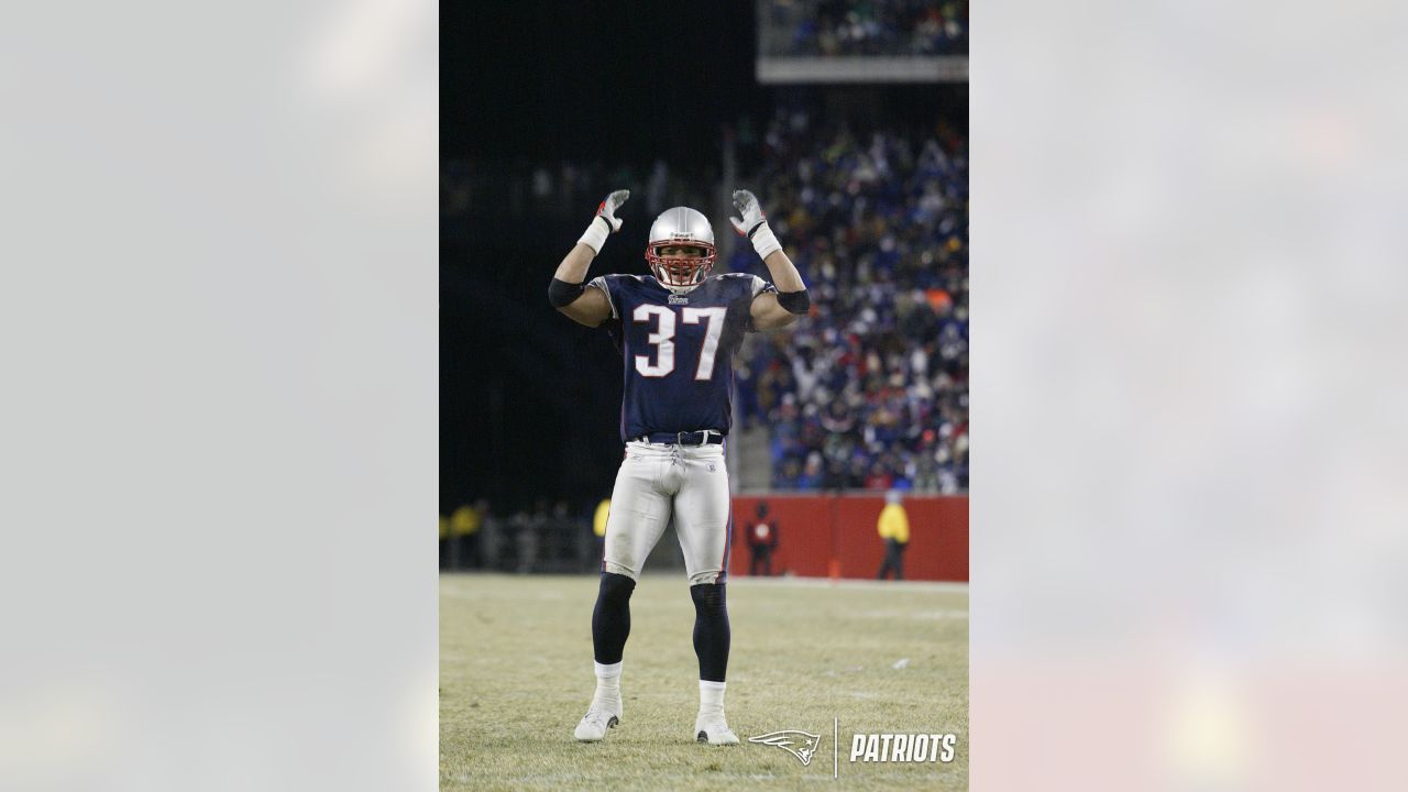 Throwback Photos: Patriots vs. Titans at Frozen Foxboro in 2004, Presented  by Empower