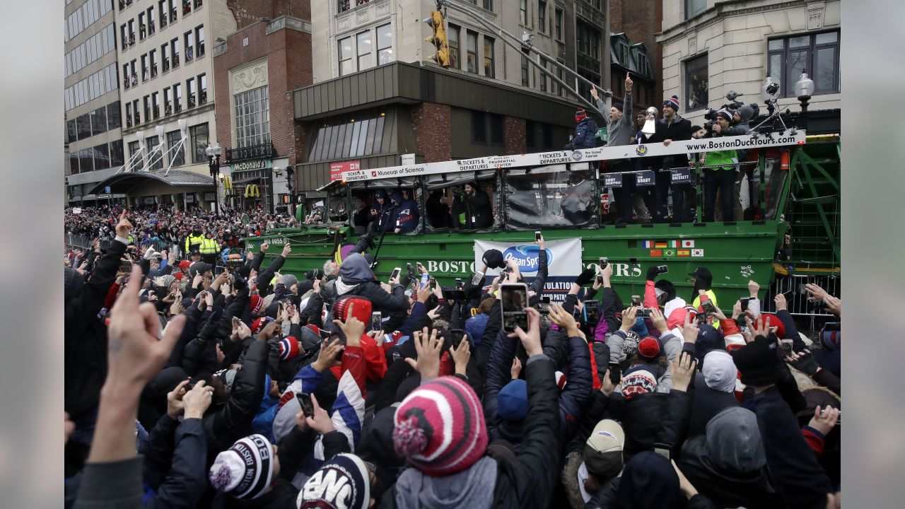 6 unforgettably Boston moments from the Patriots' sixth Super Bowl victory  parade