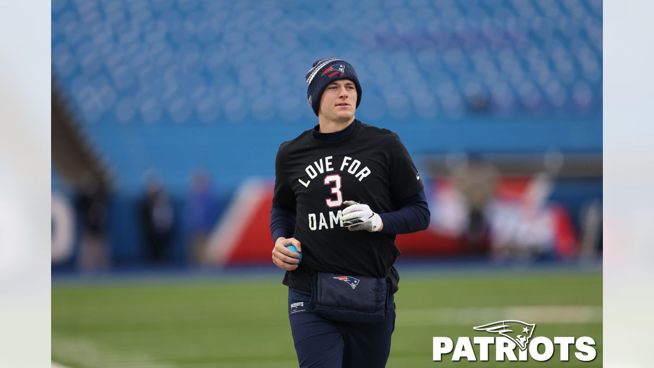 Photos: Patriots Players Wear 'Love For Damar' T-shirts Prior to Week 18  Game vs. Buffalo Bills