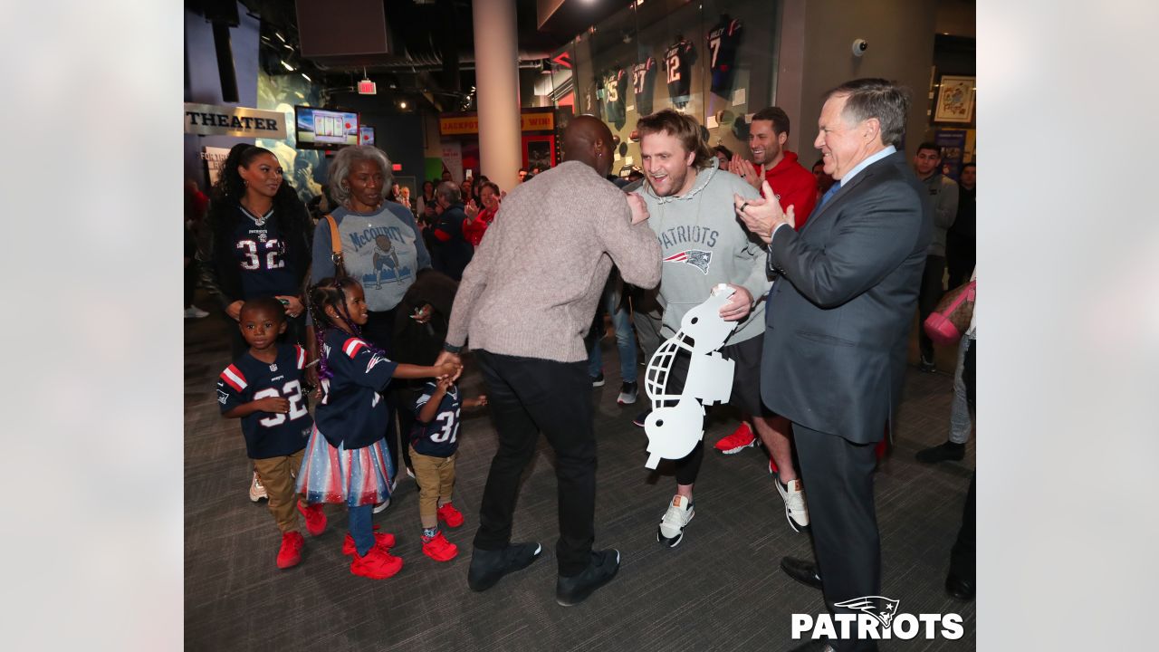 Devin McCourty honored in retirement ceremony at Patriots Hall of Fame -  CBS Boston