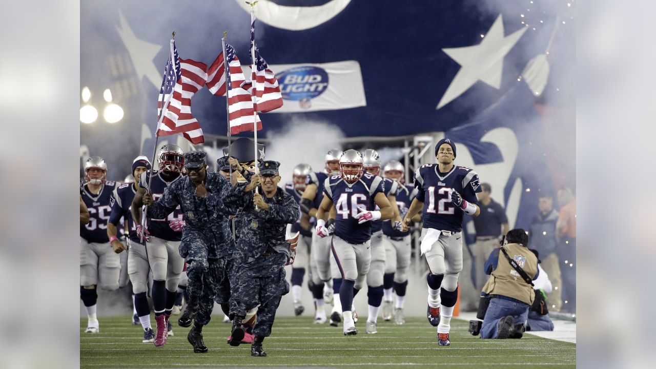 Brady back in form, Patriots beat Bengals 43-17