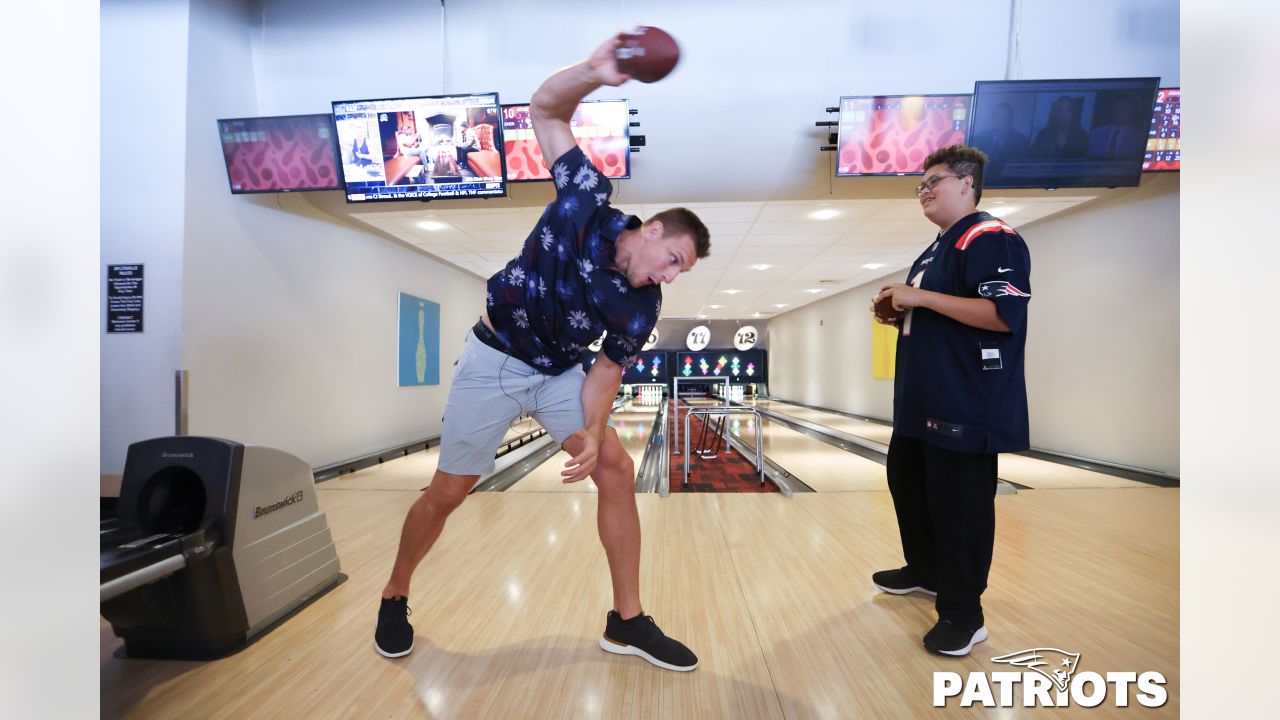 Rob Gronkowski gives football advice to Massachusetts teen after granting  Super Bowl Make-A-Wish on New Year's Eve 