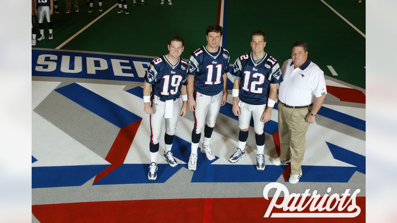 Photos: Patriots Super Bowl XXXVI Team Photo Day