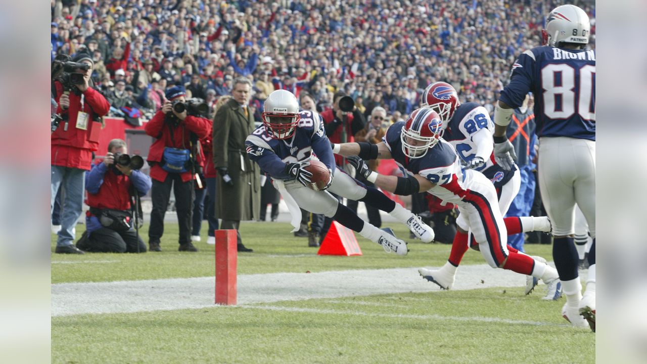 459 New England Patriots Deion Branch Photos & High Res Pictures - Getty  Images