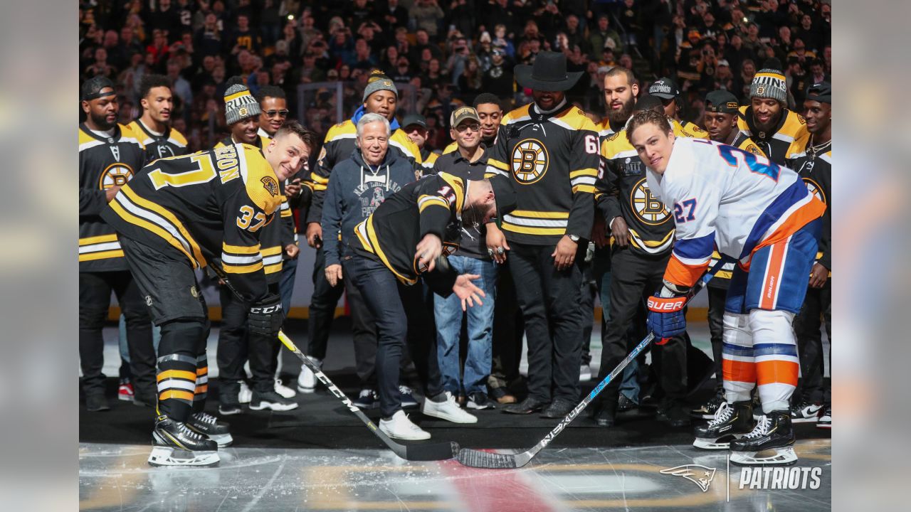 Like Gronk before him, Patriots' Edelman spikes puck at Bruins game - NBC  Sports