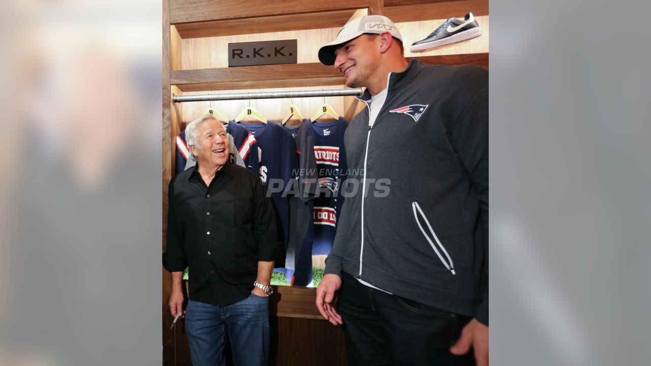 Belichick has no style? Hes wearing the new RKK AF1's that got released  last week. IDC what anyone thinks about Kraft, those shoes are fire. : r/ Patriots