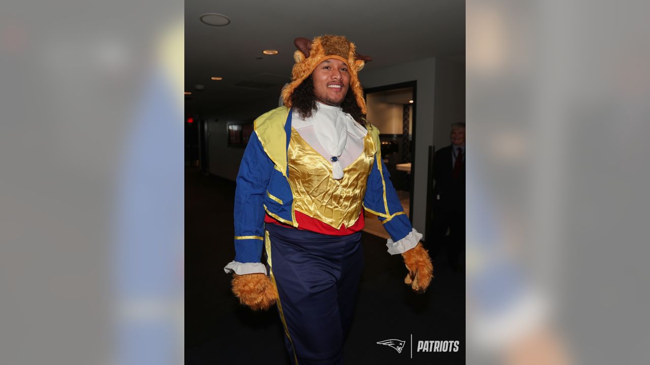Patriots Dress Up As Disney Characters At Halloween Party For Pediatric Cancer Patients