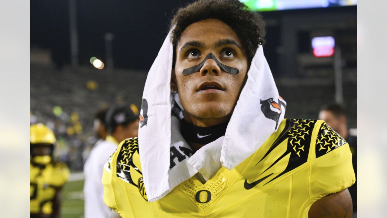 Patriots select Oregon's Christian Gonzalez in first-round pick