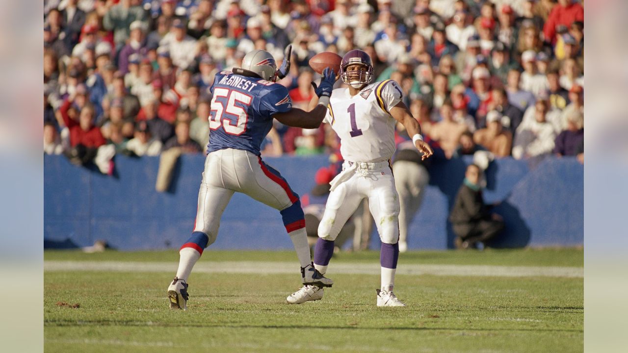 WILLIE MCGINEST NEW ENGLAND PATRIOTS ACTION SIGNED 8x10