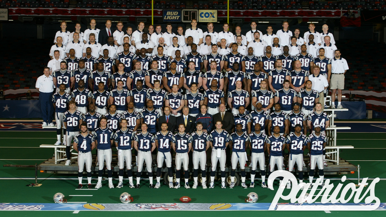 Photos: Patriots Super Bowl XXXVI Team Photo Day