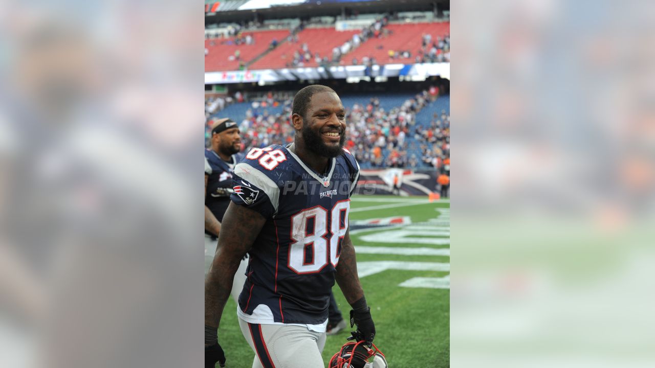 The NFL is racist': Ex-Giants tight end Martellus Bennett goes scorched  earth in tweetstorm 