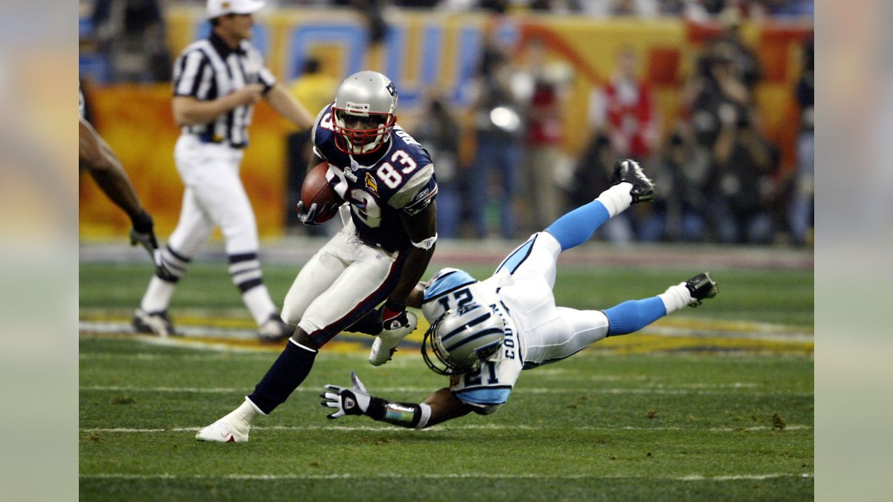 Photo: SUPER BOWL XXXVIII - NEW ENGLAND PATRIOTS VS. CAROLINA PANTHERS -  SBP2004020131 