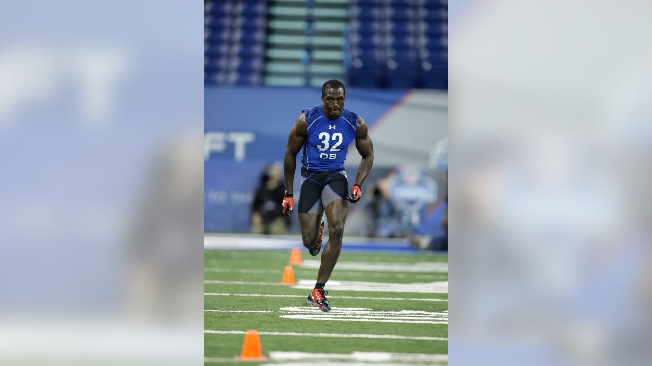 Tom Brady Still Can't Live Down His Shirtless 2000 Combine Photo On NFL  Draft Day