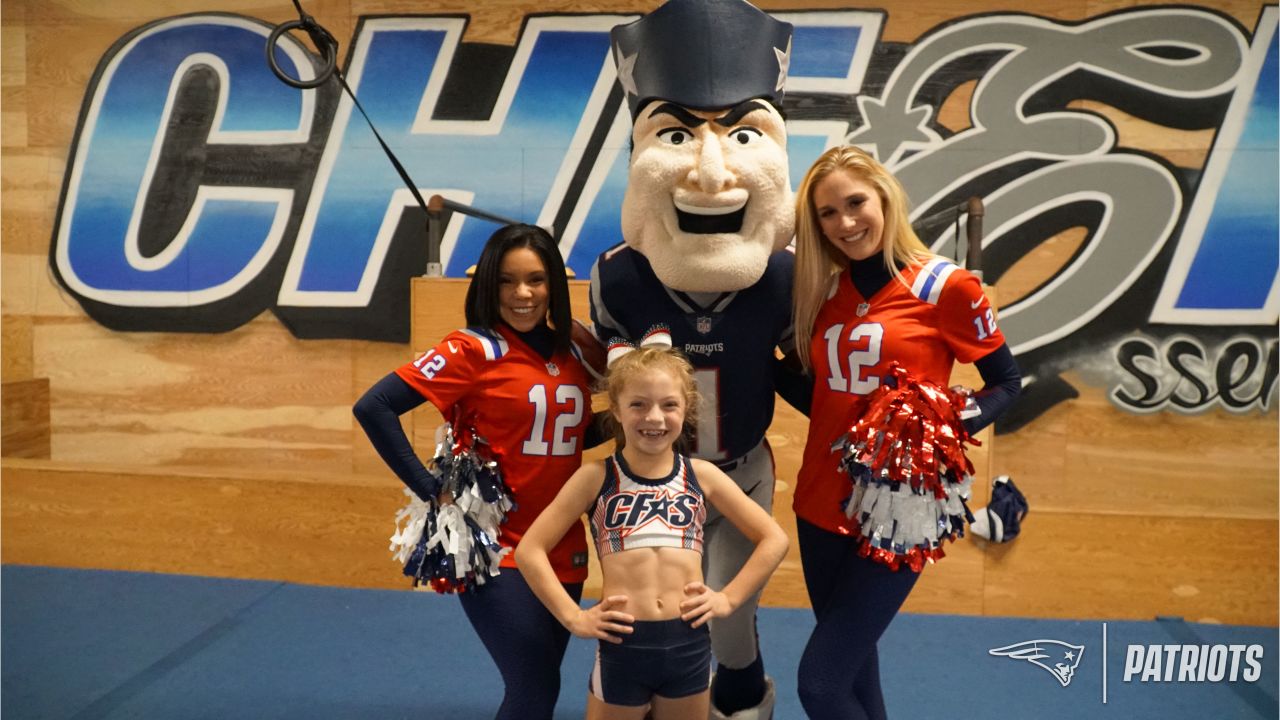 Patriots Cheerleaders participate in Papa Gino's Pizza and Pom Poms