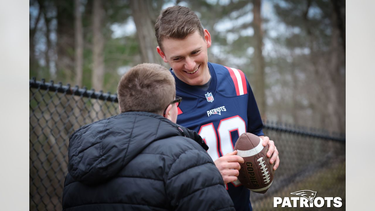 Sophie Scott supports Patriots QB Mac Jones at Pro Bowl