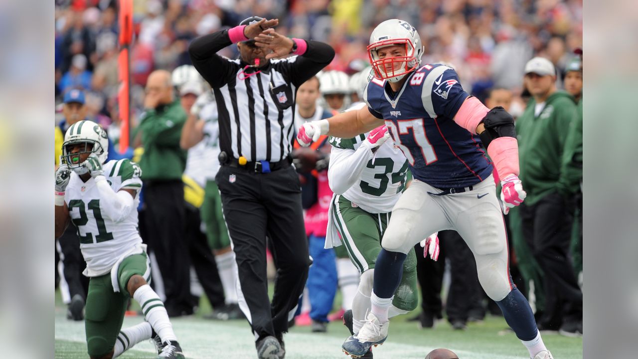 New England Patriots tight end Scott Chandler (88) during warmups before  the NFL preseason football game