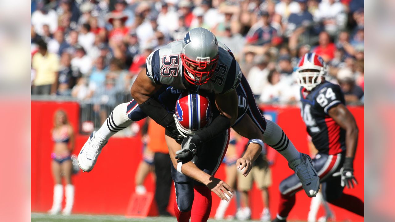 File:Junior Seau with Patriots side view.jpg - Wikipedia