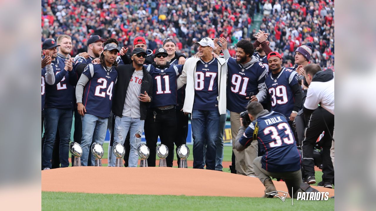 Title Town: Patriots, Red Sox celebrate championship wins at Fenway Park