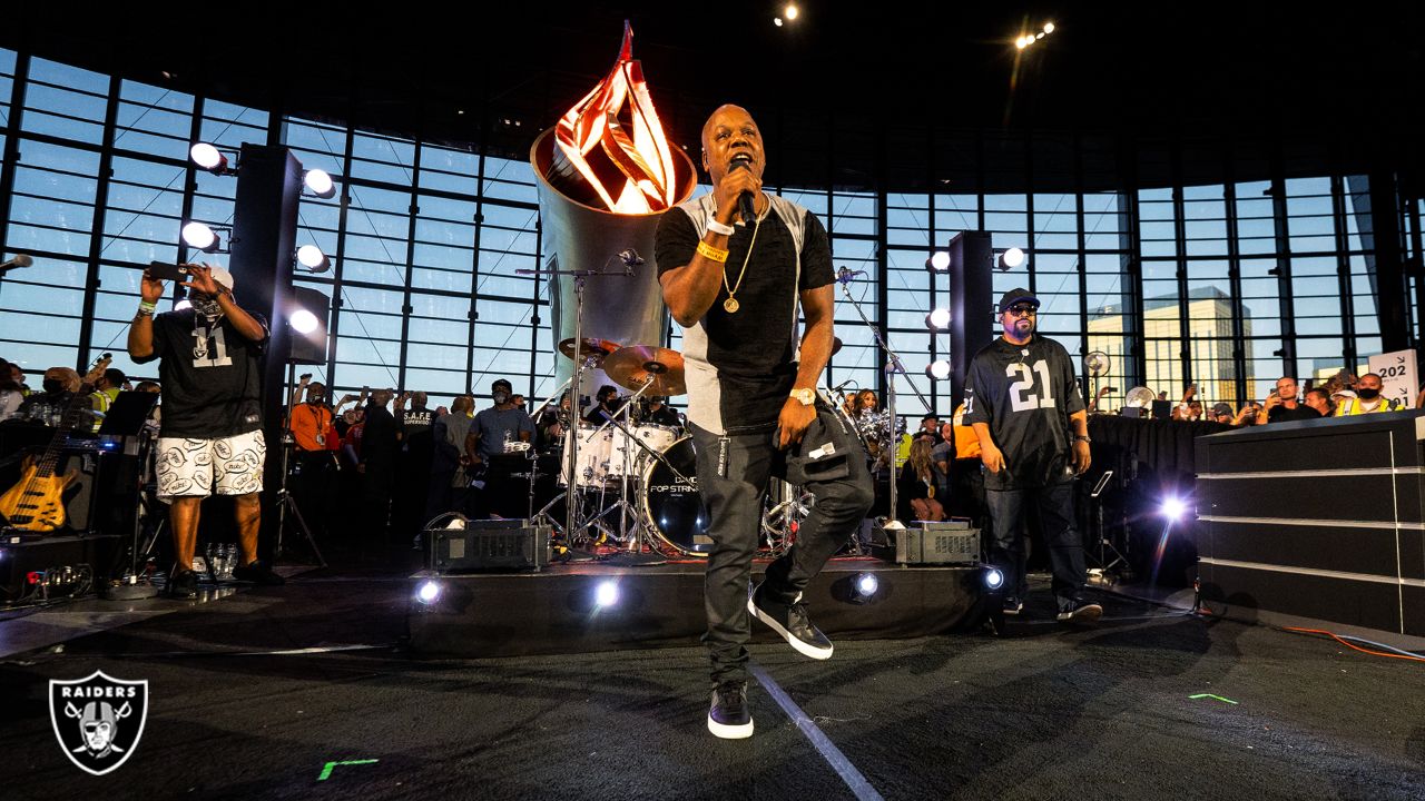 Ice Cube, Too $hort performing at halftime of Raiders game Sunday