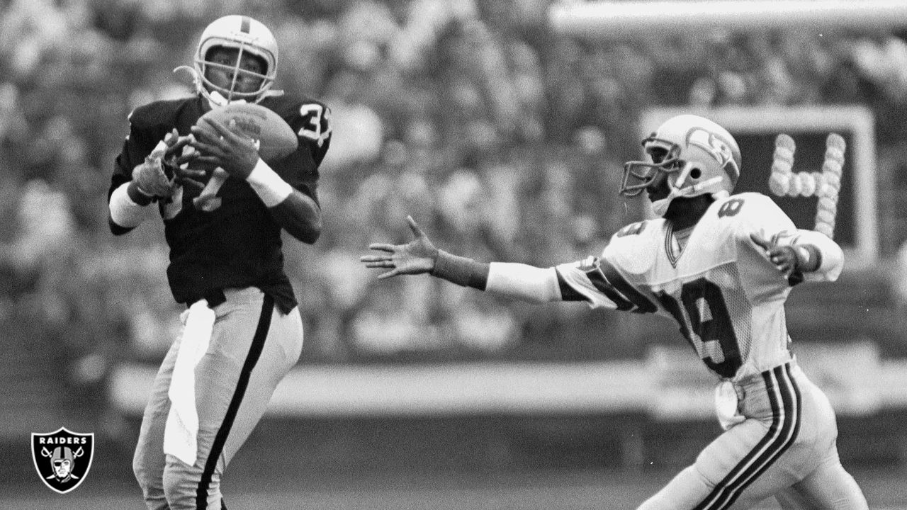 PHOTOS: Seahawks vs. Raiders Through The Years