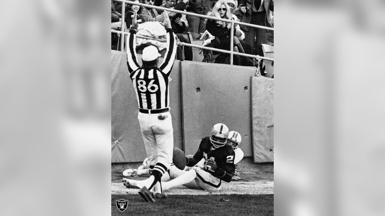 Cliff Branch, Raiders' Elusive All-Pro Receiver, Dies at 71 - The New York  Times