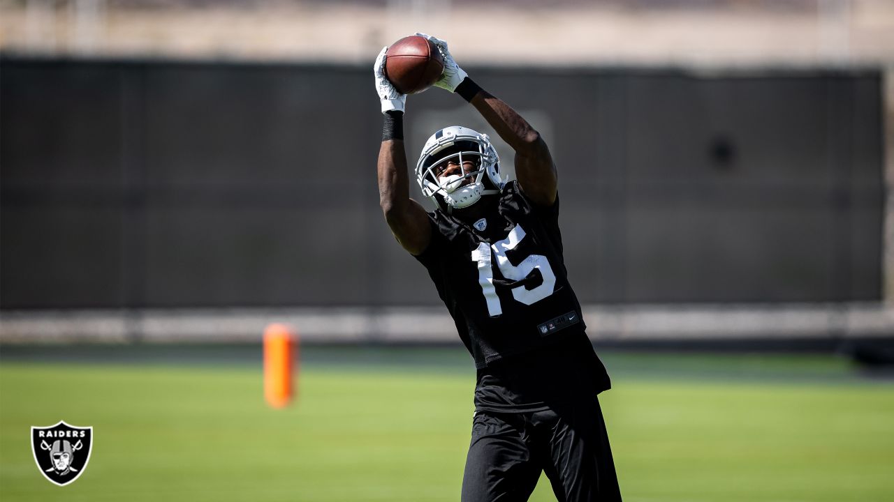 Can't-Miss Play: Las Vegas Raiders wide receiver Bryan Edwards' adjustment  nets epic 32-yard gain