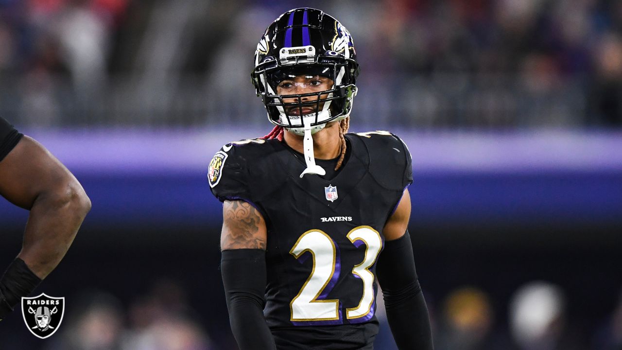 Las Vegas Raiders cornerback Anthony Averett (29) watches action against  the New England Patriots during the first half of an NFL preseason football  game, Friday, Aug. 26, 2022, in Las Vegas. (AP