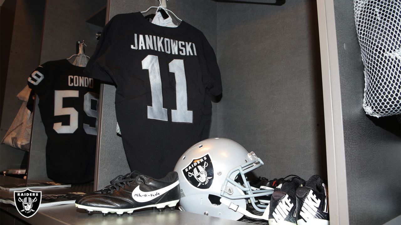 Sebastian Janikowski Was Not That Bad of a Draft Choice