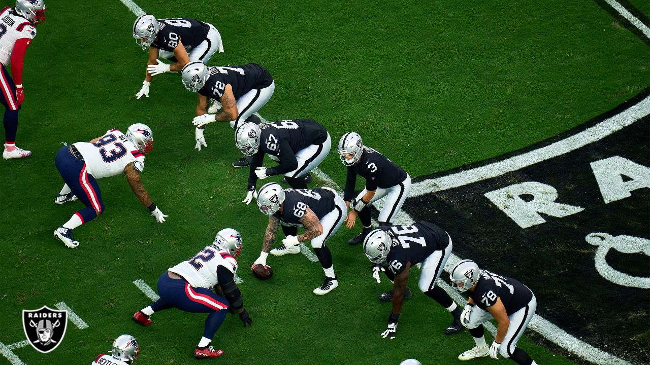 New england patriots and raiders hi-res stock photography and