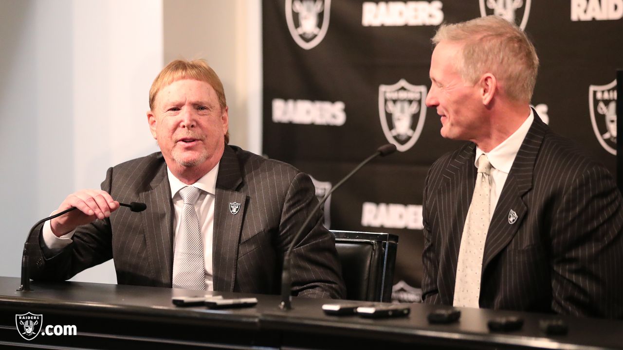 Raiders' Mark Davis has more decisions after firing Mike Mayock