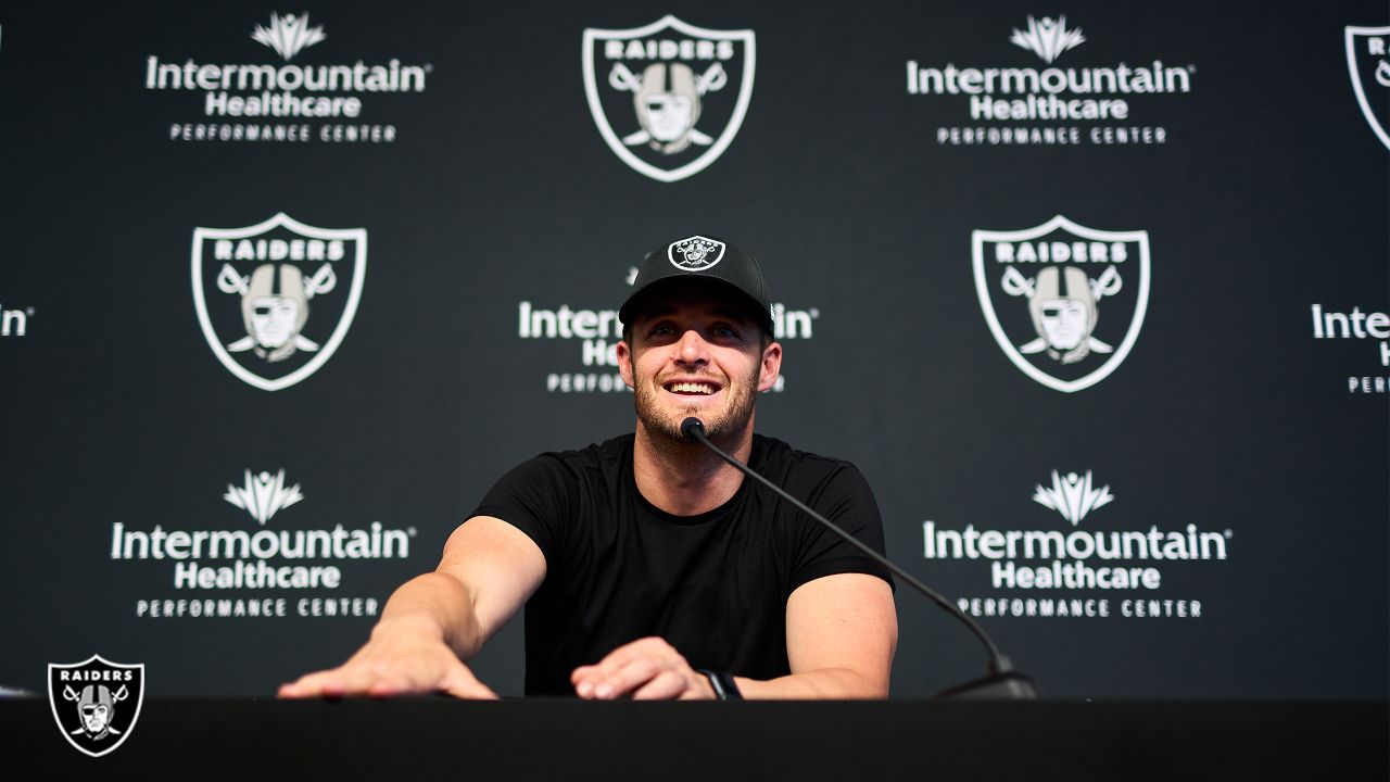 Derek Carr passionate about Silver and Black: 'I'm a Raider for life' –  East Bay Times