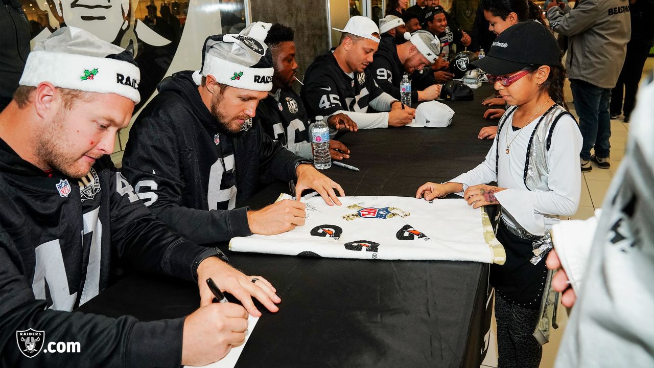 Oakland Raiders Community Outreach: Toys For Tots