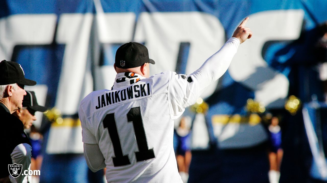 Oakland Raiders kicker Sebastian Janikowski joins NFL's 63-yard club – The  Denver Post