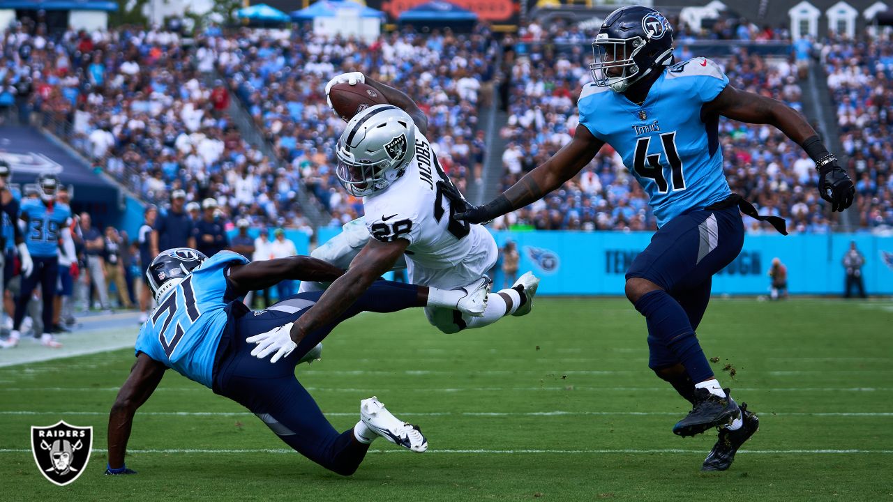 From the Pro Bowl: Titans RB Derrick Henry, Raiders RB Josh Jacobs