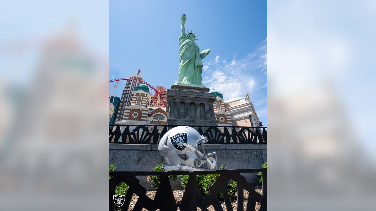 Las Vegas' Statue of Liberty gets Raiders jersey ahead of season