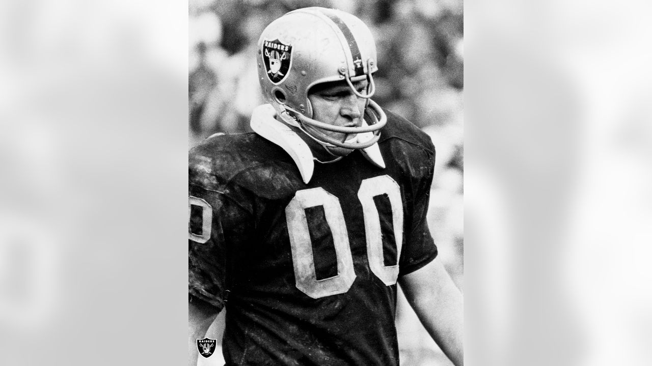 Raiders news: Center Jim Otto honored as all-time great - Silver And Black  Pride