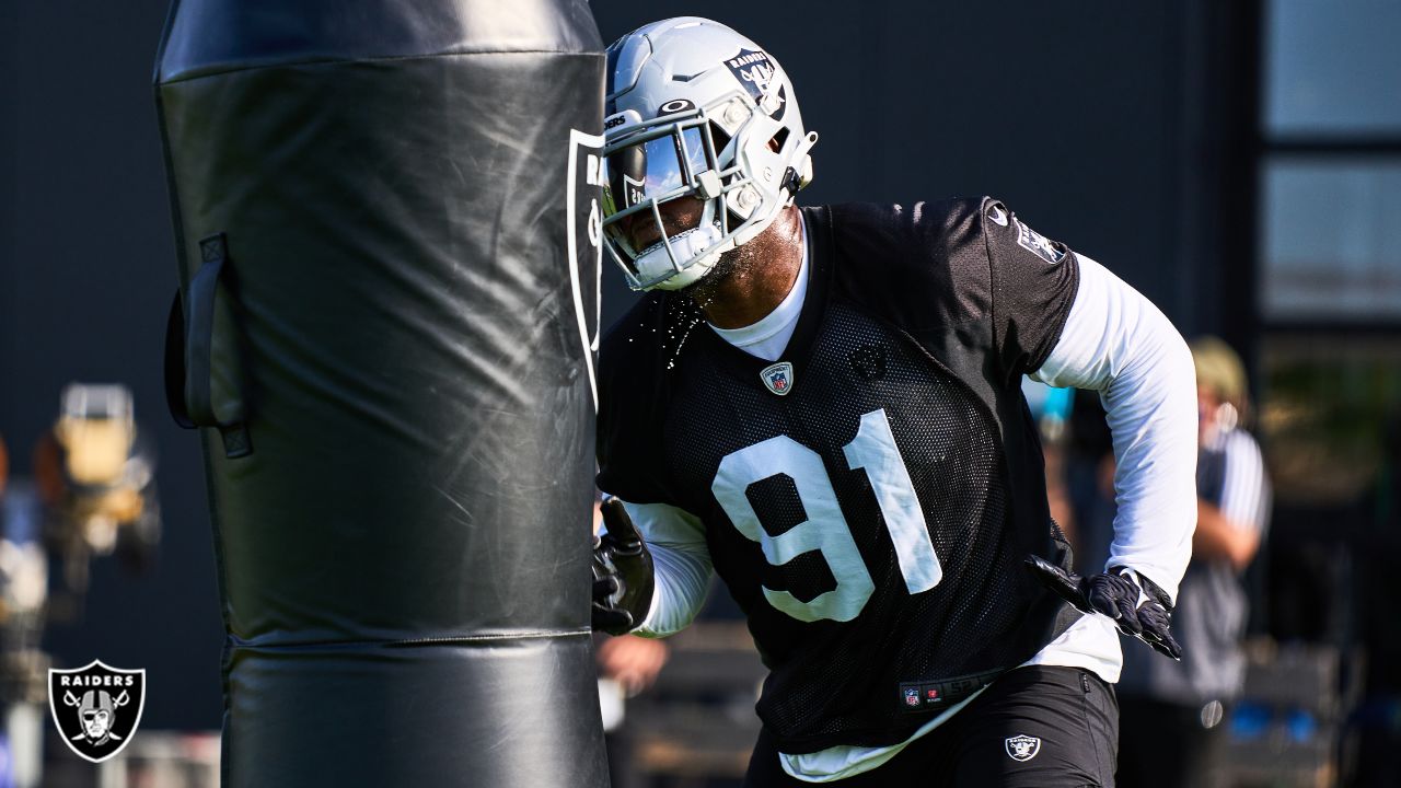 Raiders defensive end Yannick Ngakoue (91) during an NFL football