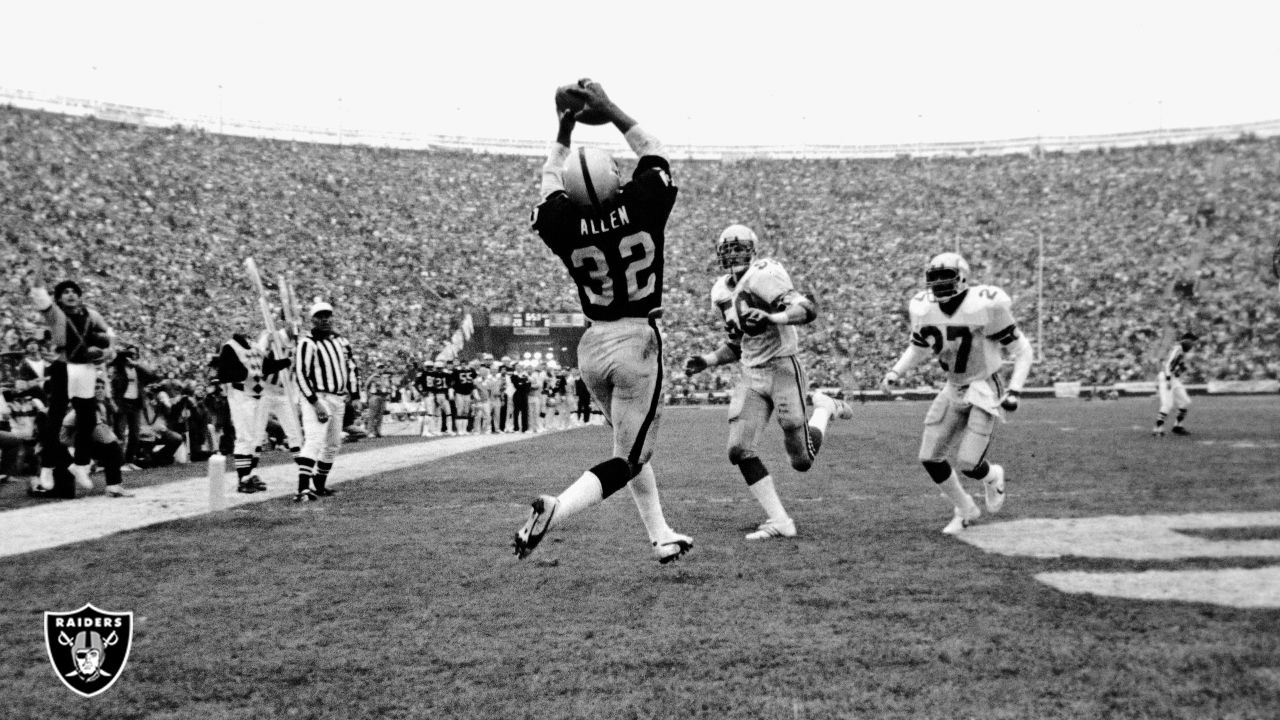 1982-12-18 Los Angeles Raiders vs Los Angeles Rams(Marcus Allen