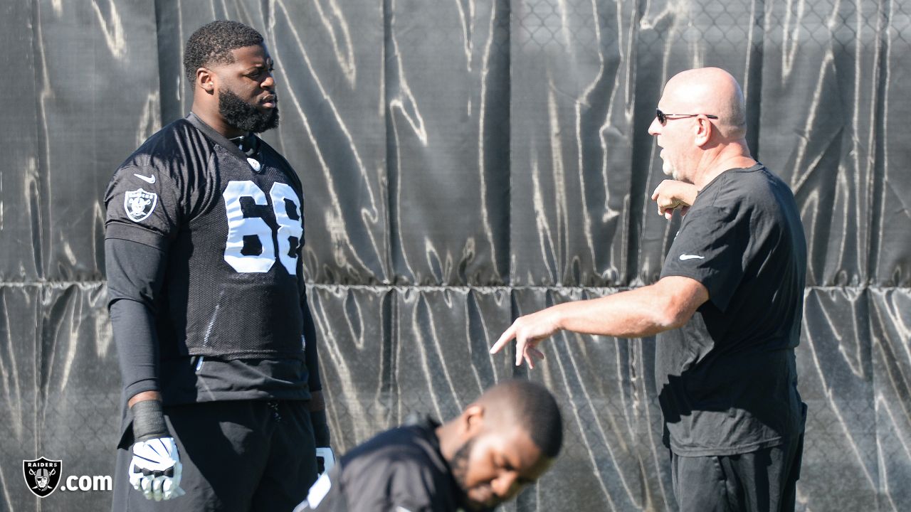 DE Frostee Rucker leaves mark as part of Raiders' foundation, Raiders/NFL