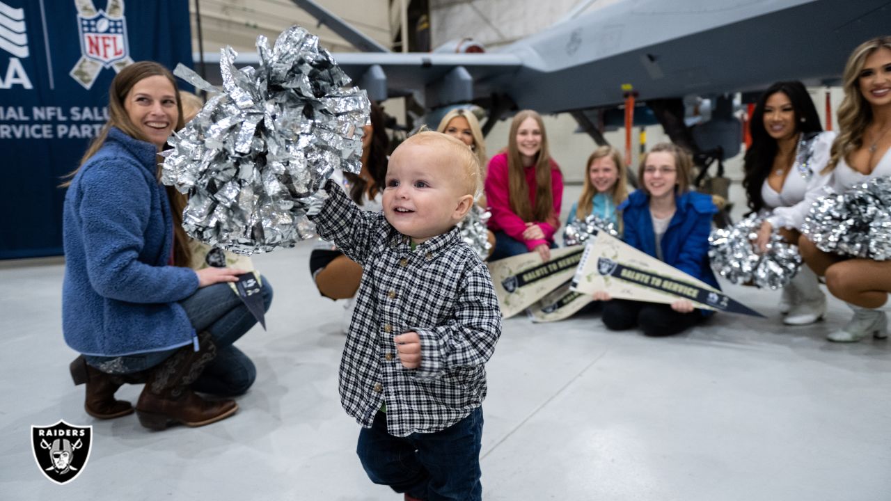 Oakland Raiders honor past and present veterans > Travis Air Force Base >  News