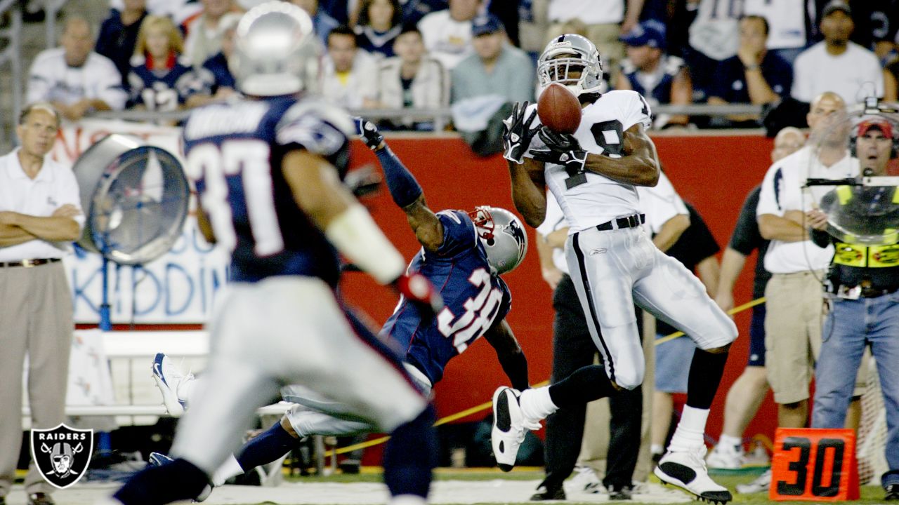 9/8/05 - FOXBORO, MA - New England Patriots v Oakland Raiders in