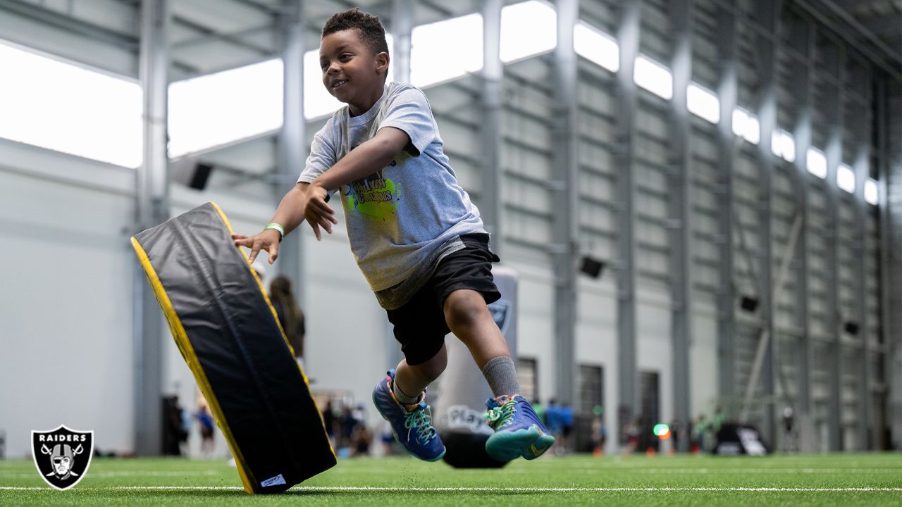 Photos: Raiders and Fanatics host Global Impact Day