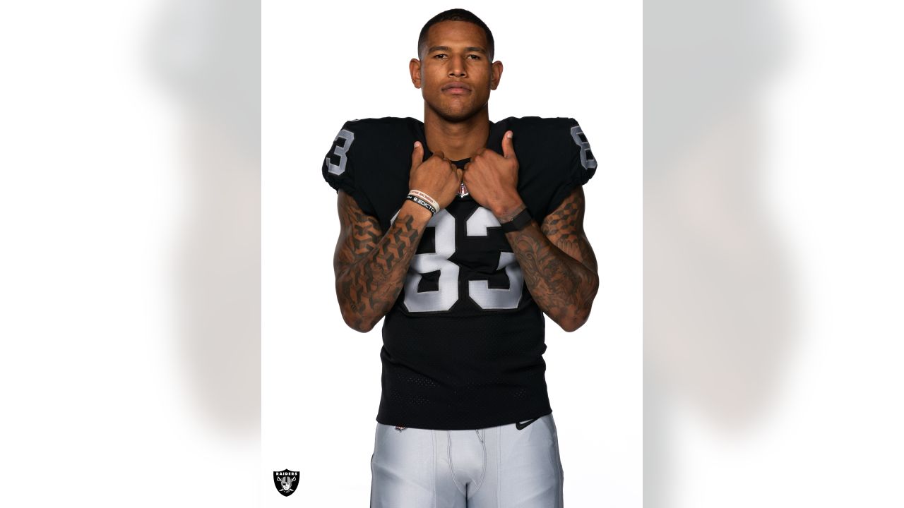 Darren Waller shares story with youth in North Las Vegas