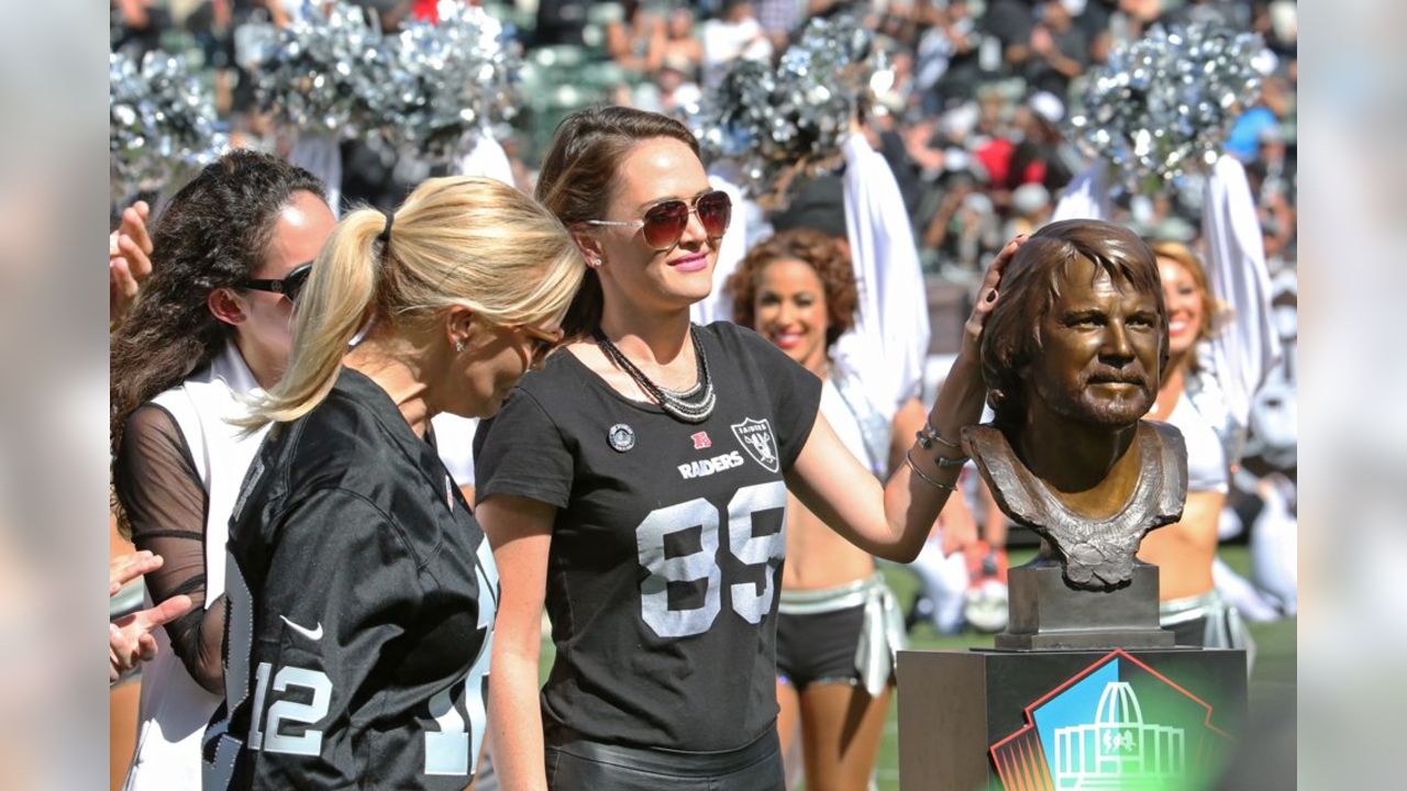 Ken Stabler's daughter keeps Raiders' fan from burning her