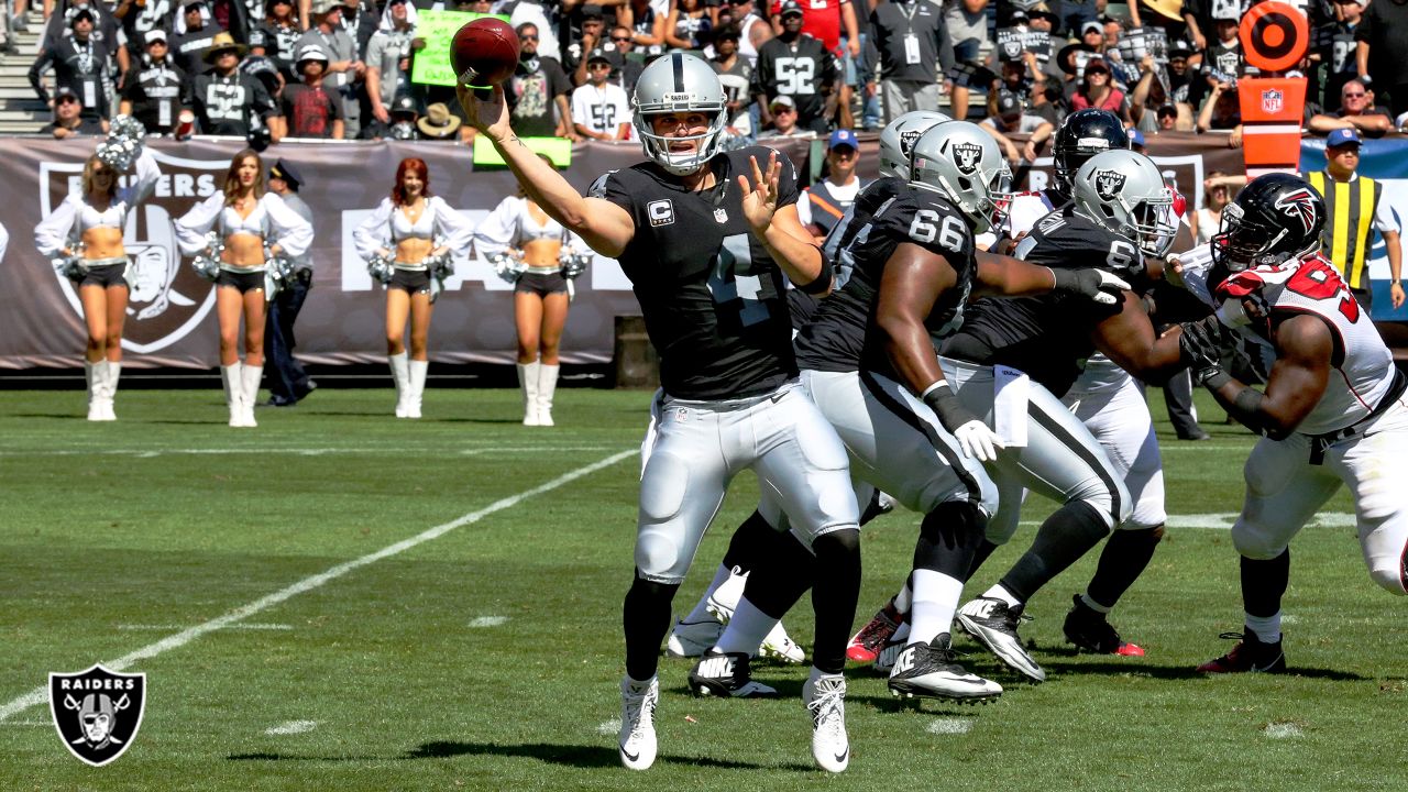 Raiders sign QB Derek Carr to multi-year extension