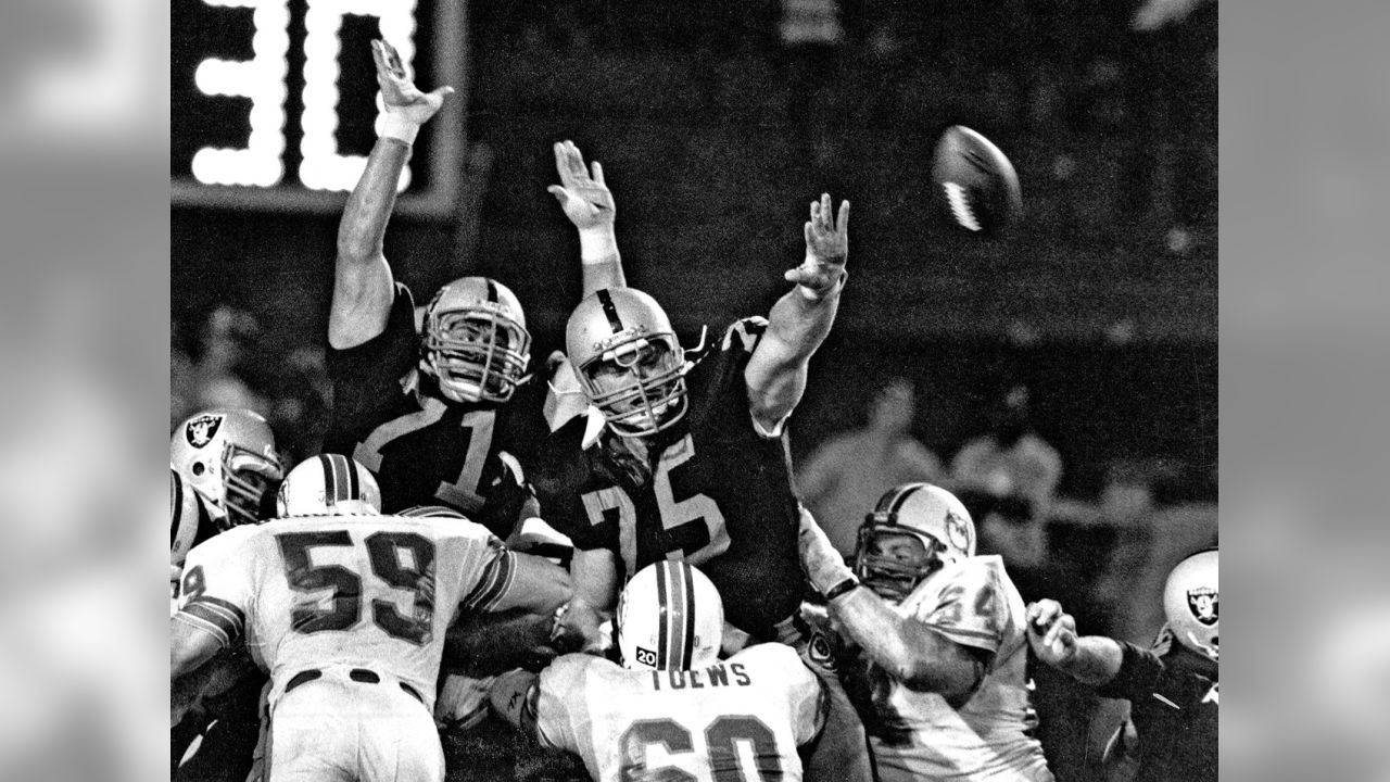 Las Vegas Raiders on X: Happy birthday, Howie Long 