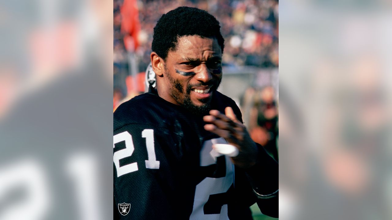 Cliff Branch, Raiders' Elusive All-Pro Receiver, Dies at 71 - The New York  Times