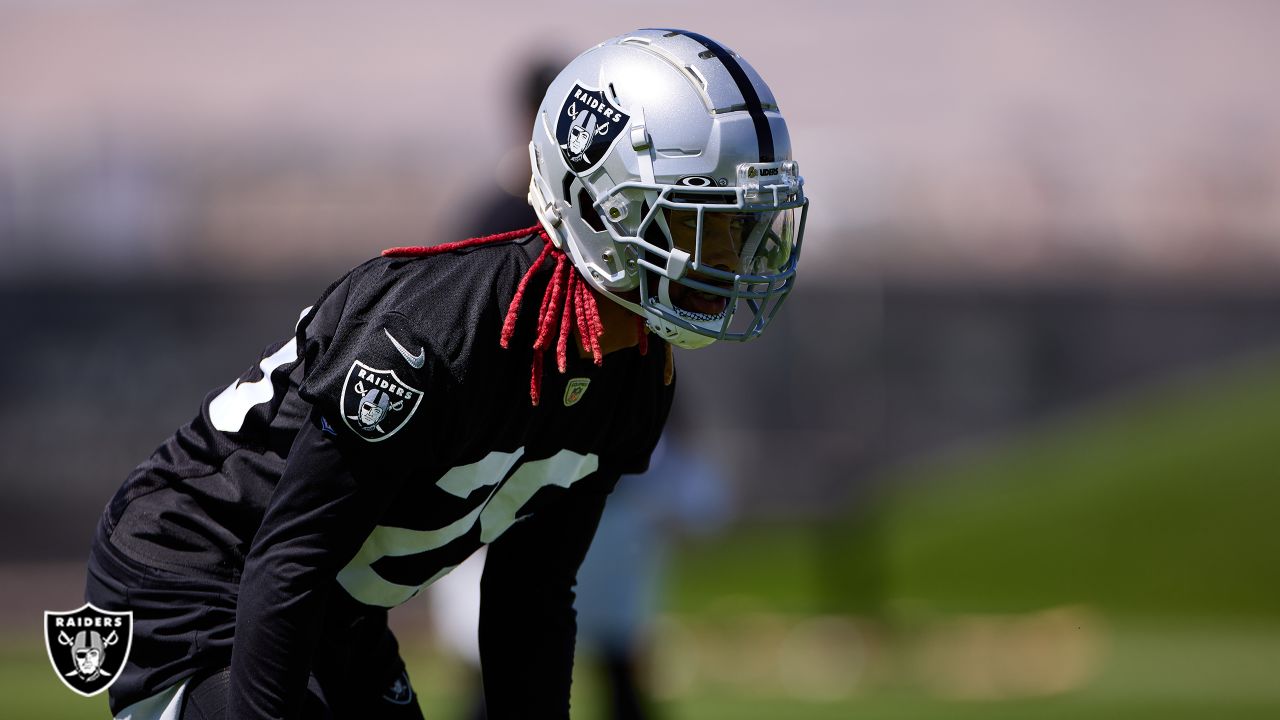 Hobbs emerges as pleasant surprise in Raiders secondary